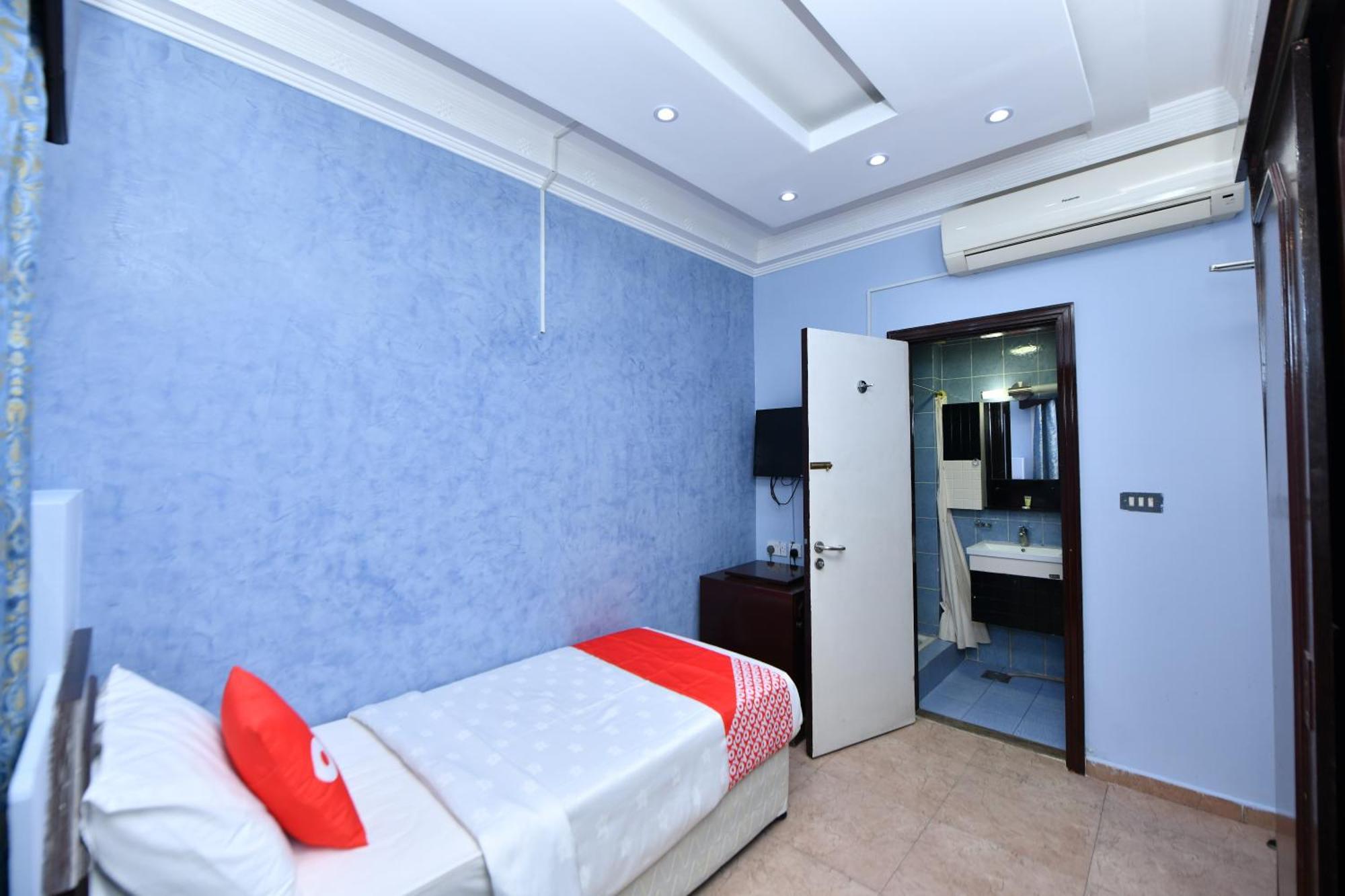 Oyo 137 Marina Hotel Muscat Exterior photo