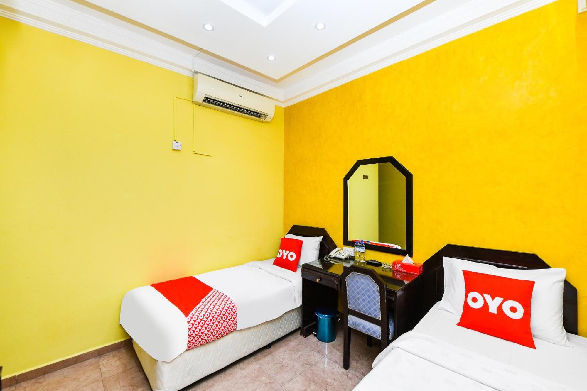 Oyo 137 Marina Hotel Muscat Exterior photo