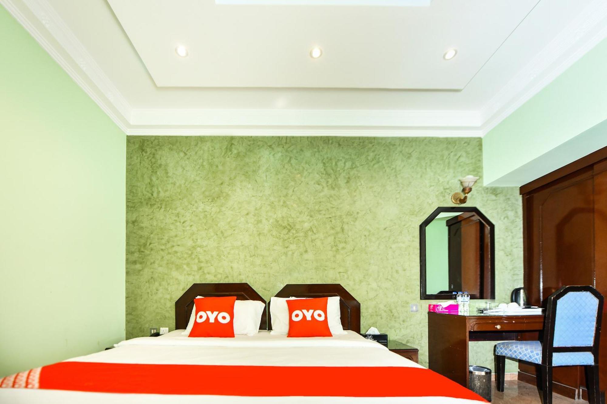Oyo 137 Marina Hotel Muscat Exterior photo